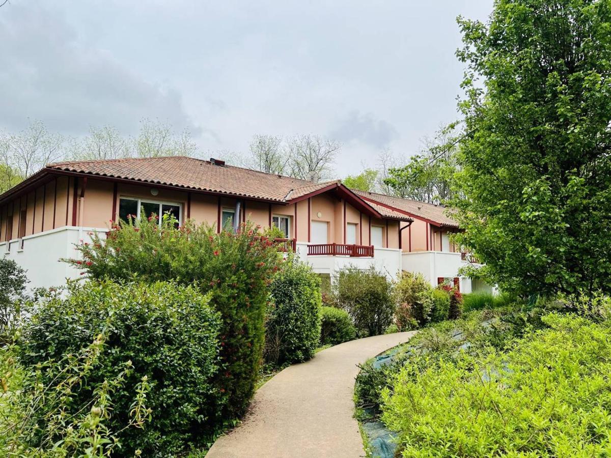 Appartement F2 A Cambo-Les-Bains Avec Piscine, Proche Thermes, Terrasse Et Parking - Fr-1-495-36 Eksteriør billede